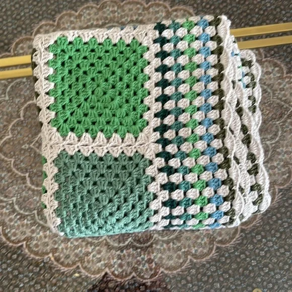 Handmade by hobbii 8/4 cotton yarn. square 34x34 inches - Picture 13 of 16